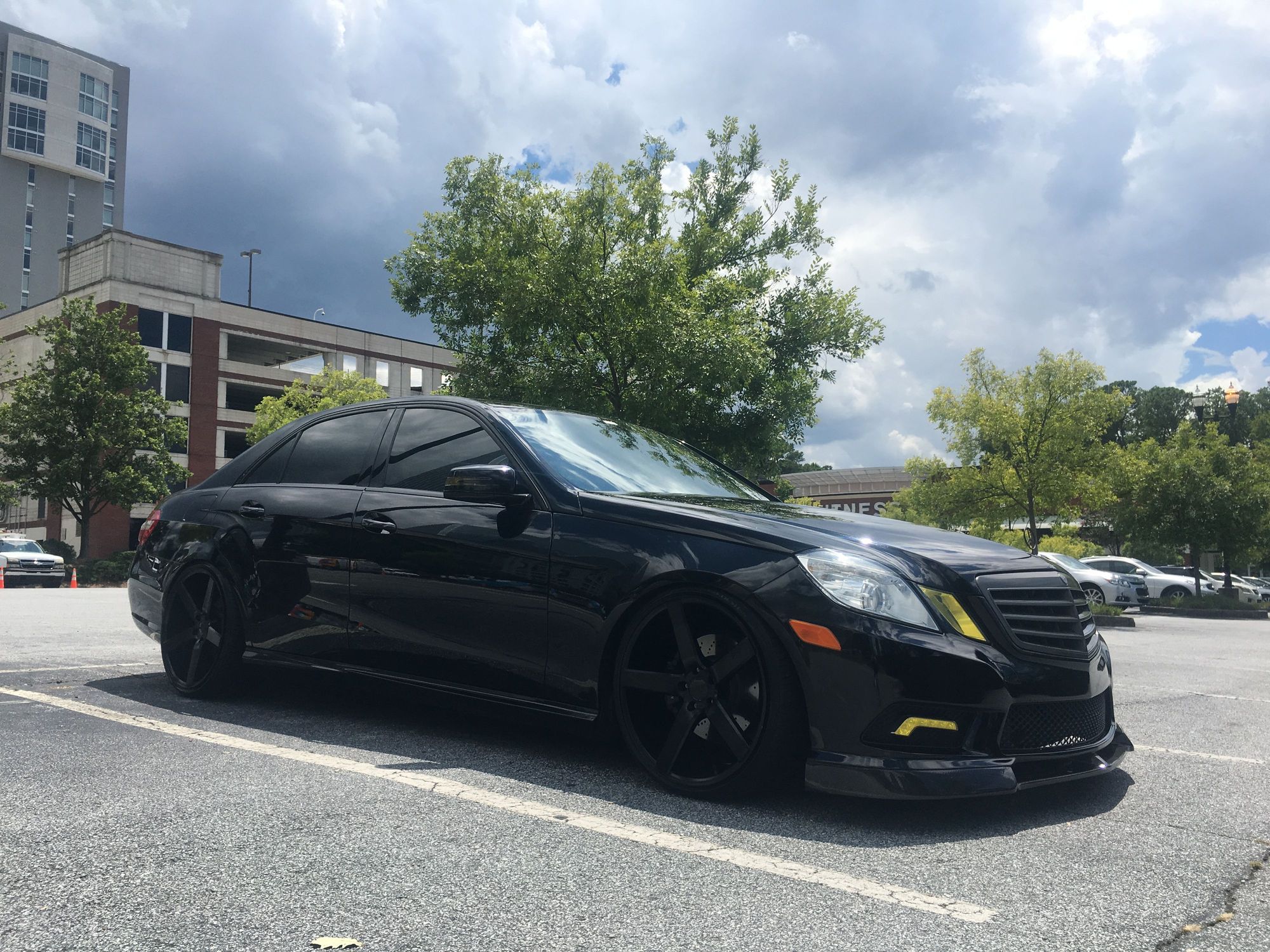 Inden Design Mercedes Amg S63 Leistung Rein Karosserie Runter Mercedes Amg Mercedes Benz Autos Mercedes