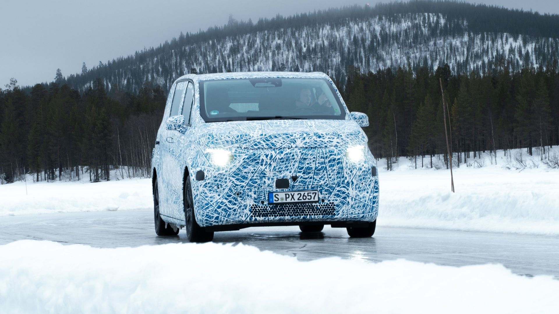 Прототип для Mercedes-Benz Electric Mid-Size Van на основе платформы van.eae