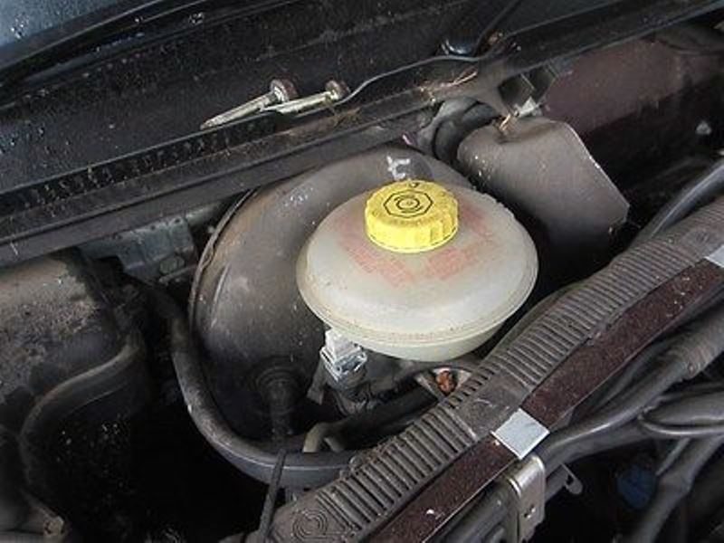 Typical Audi brake/clutch fluid reservoir