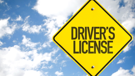 ¿Es necesario tener licencia de conducir para comprar un auto?