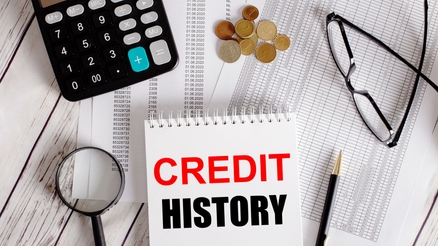 ¿Mi historial crediticio en mi propio país afecta mi préstamo para automóvil en los EE. UU.?