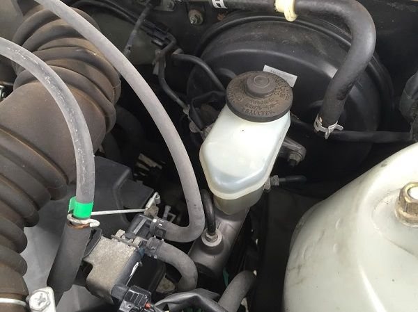 Toyota Camry 1997 To 2017 Why Is Brake Light On Camryforums Inspect Your Brake Fluid Reservoir