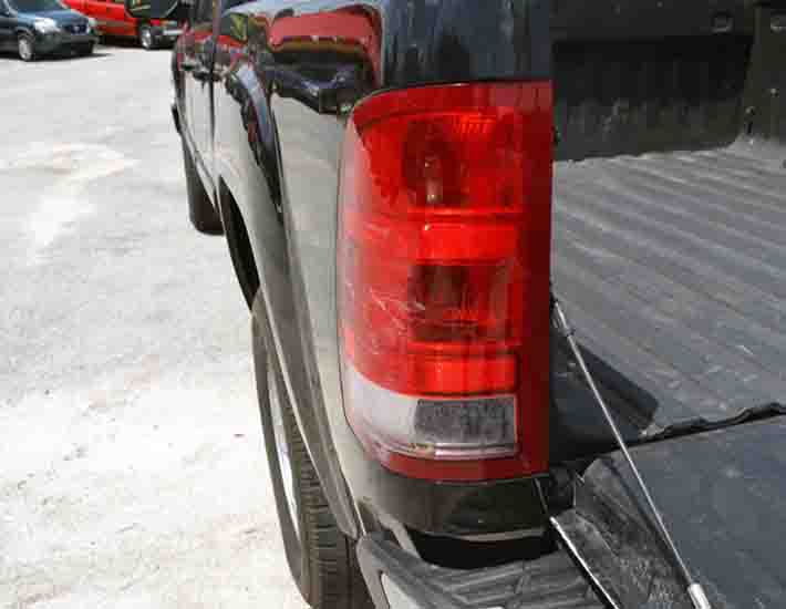 Chevrolet Silverado 2007-2013: How to Replace Tail Light Bulb