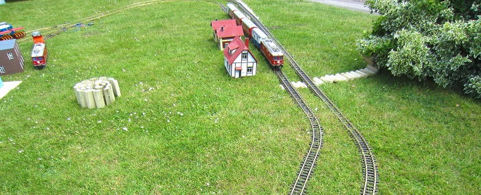 building a garden railroad