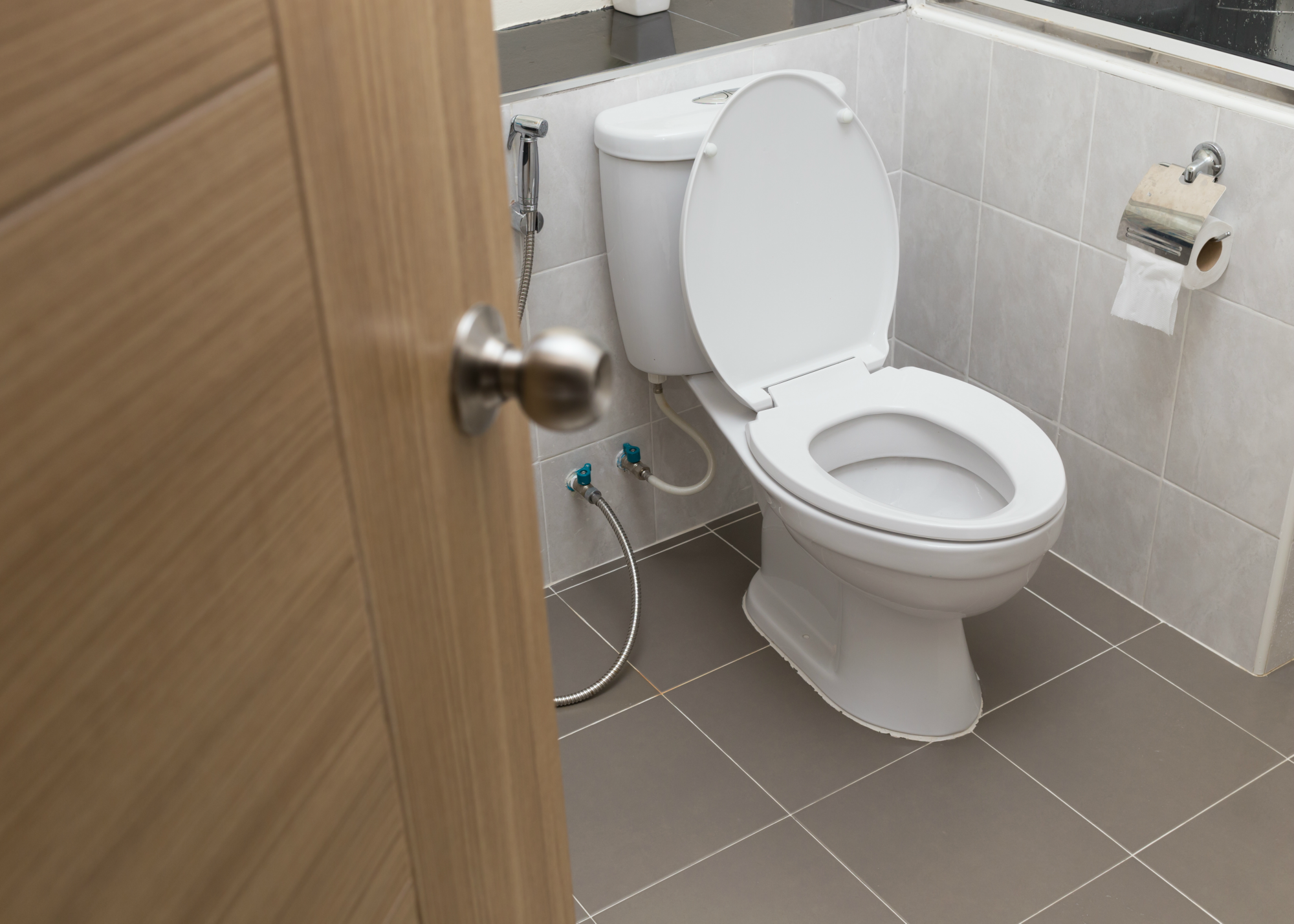 How to Replace Toilet Tank Parts