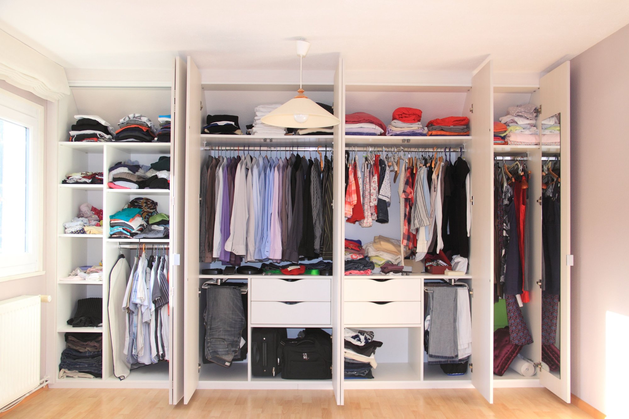 How to Maximize Closet Space