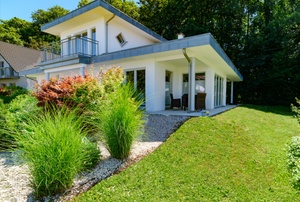 A home with a flat roof.