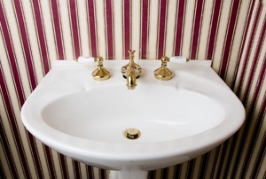pedestal sink