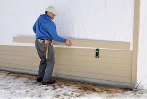 installing siding on a building