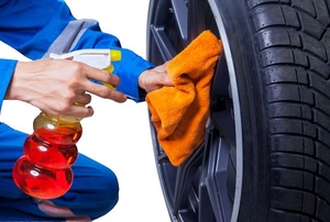 clean and repair car rim scratches