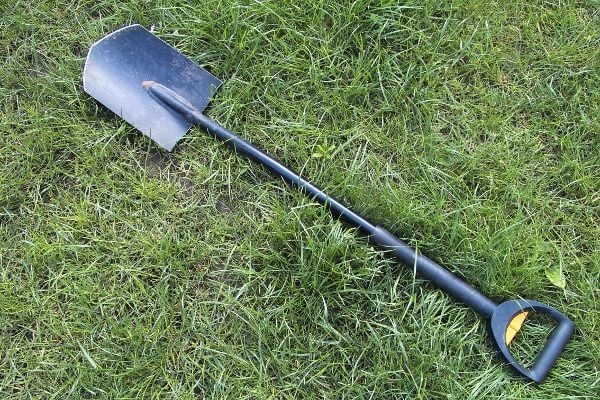 A versatile tool, shovels come with blades in several shapes that make removing 