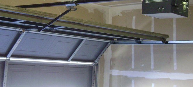 How To Paint Garage Walls Doityourself Com