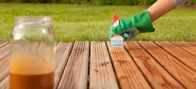 4 Reasons to Use Exterior Wood Stain