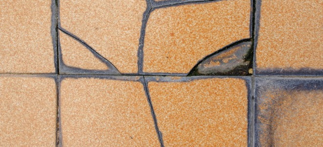 4 Tips On Ceramic Tile Repair DoItYourself Com   How To Replace A Cracked Wall Tile Edited  24059 