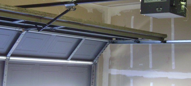 How To Replace A Garage Door Opener Motor Doityourself Com - How To Replace A Garage Door Motor