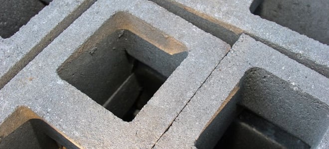 How To Place Rebar Columns Between Concrete Blocks | DoItYourself.com