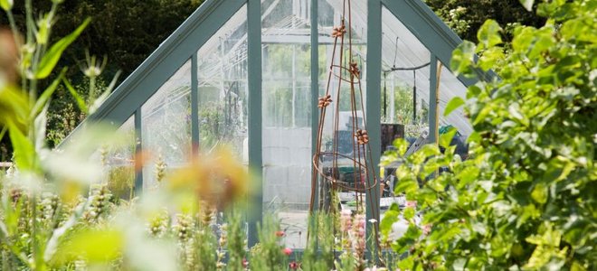 a Quintessential English Country Garden