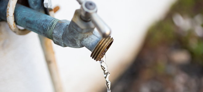 repair a leaky outdoor faucet
