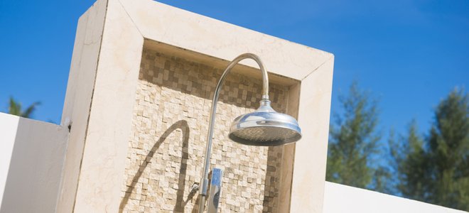 A free standing shower.