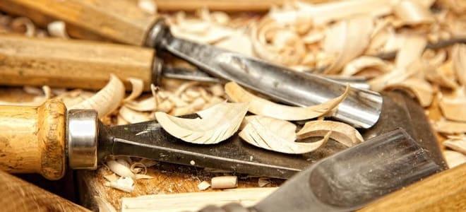wood chisels and shavings of wood