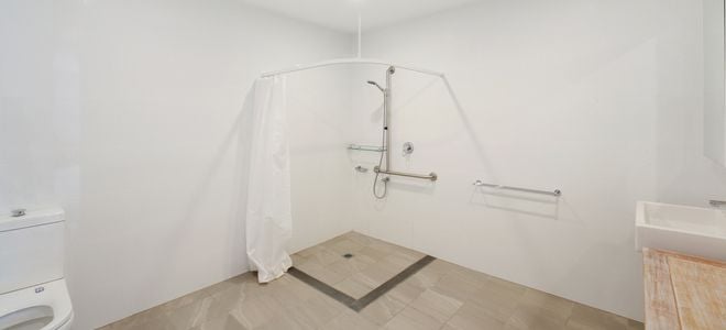 accessible shower with no lip to step over