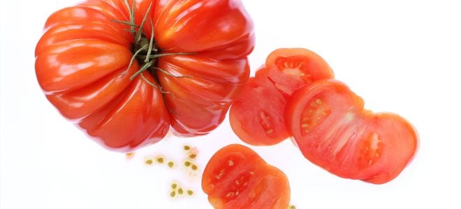 sliced tomato with seeds