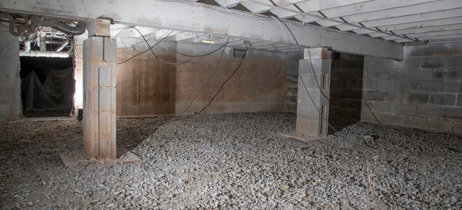 crawlspace basement with gravel floor
