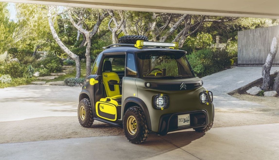 Black and yellow off-roading version of Citroën's all-electric city commuter.