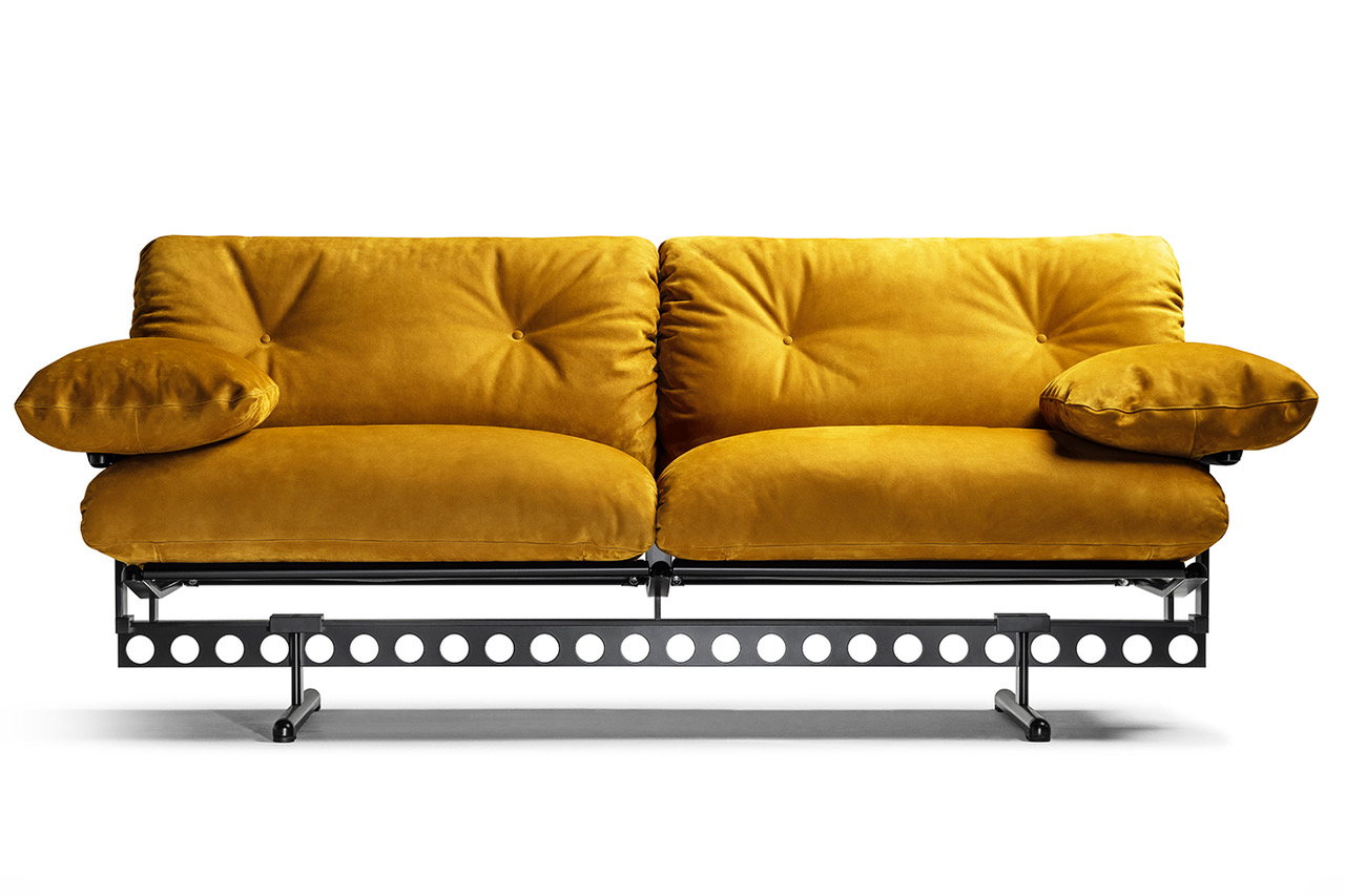 Poltrona Frau Reissues Pierluigi Cerri’s Iconic Ouverture Sofa