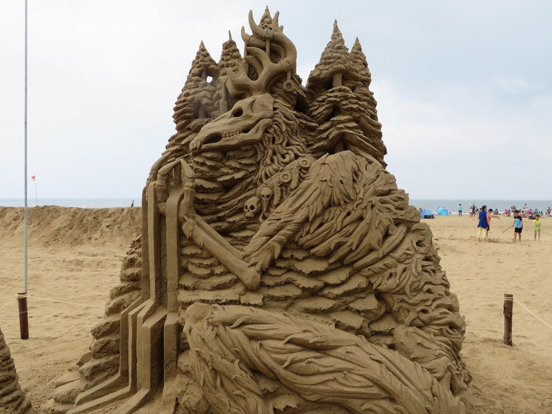 Scary sand creature creation by Guy-Olivier Deveau.