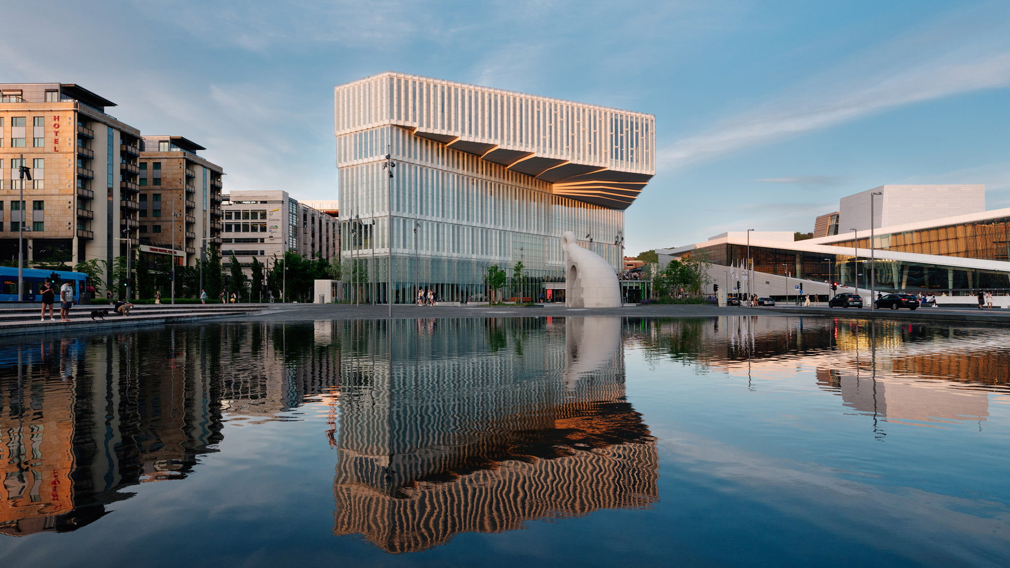 Oslo?s Stunning New Public Library Cantilevers Over the Waterfront