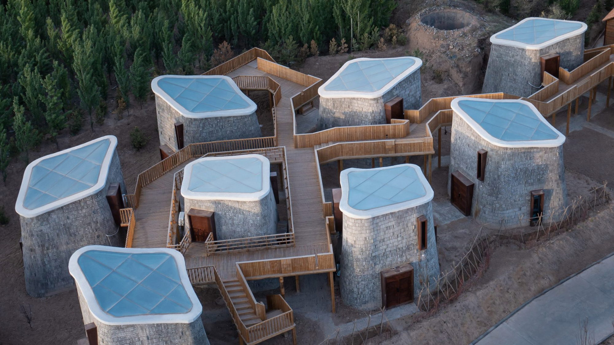 Chinese Retreat Designed to Mimic Ancient Cave Dwellings