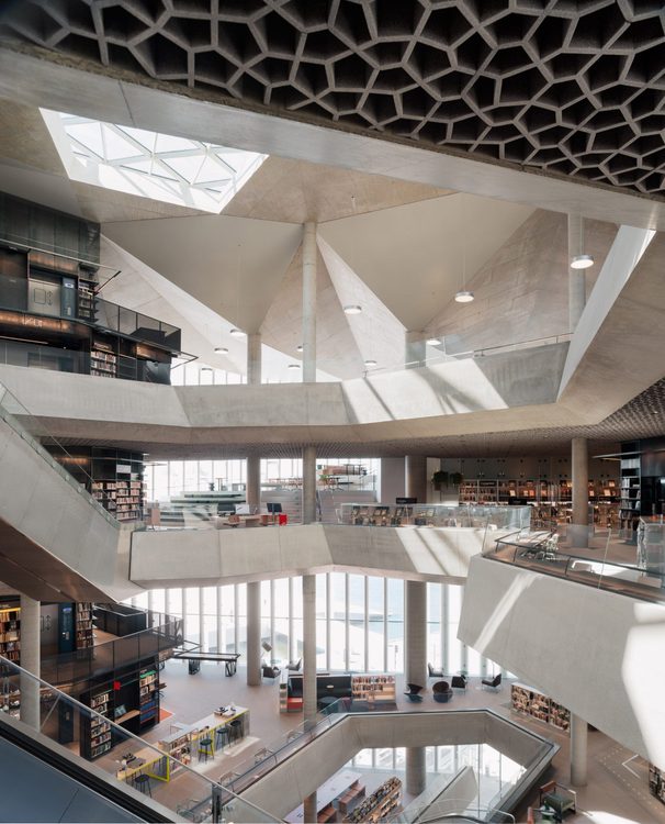 Oslo’s Stunning New Public Library Cantilevers Over the Waterfront ...