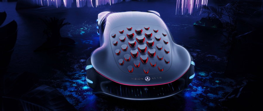 Operable reptilian scales on the back of the Mercedes-Benz VISION AVTR concept car.
