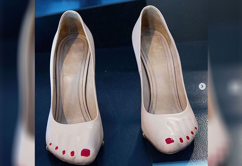 These hilarious high heels eliminate the stress of painting your nails. 