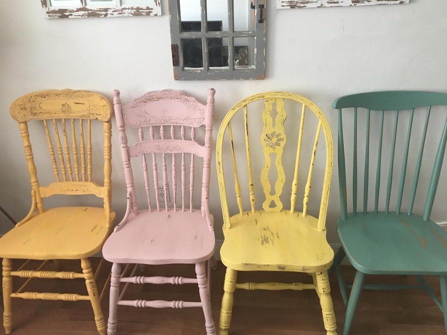 Colorful thrift store porch chairs (courtesy of Milan Vintage on Etsy). 