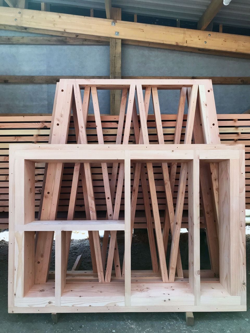 The modular wooden frames were prefabricated by De Matos Ryan before being brought to the Penfold's location. 