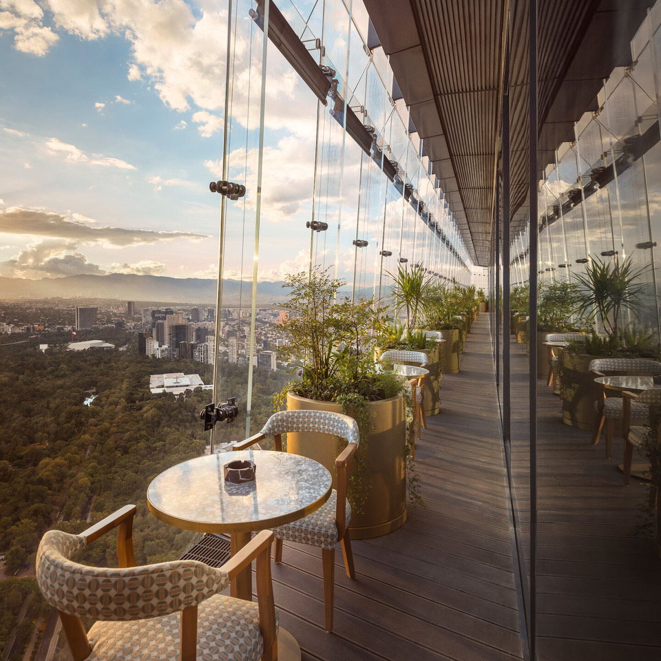 Tables at Mexico City's Ling Ling restaurant offer diners gorgeous views of the surrounding buildings and mountains. 