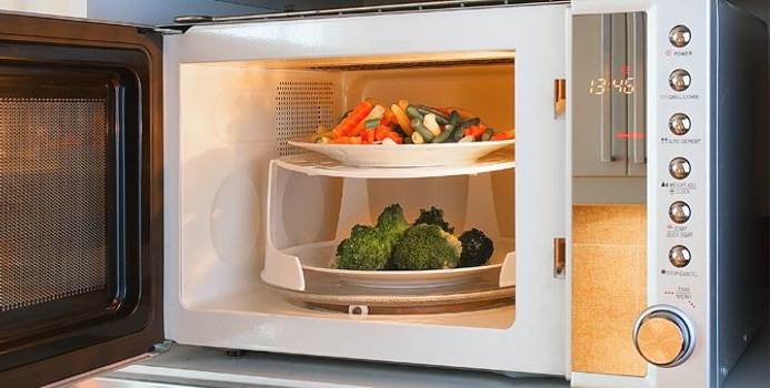 Is It Safe To Microwave Plastic Food Containers Nutrition Placing Plastic Food Containers In The Microwave May Be Harmful To Your Health Some Are Okay And Others Not It S Important Understand