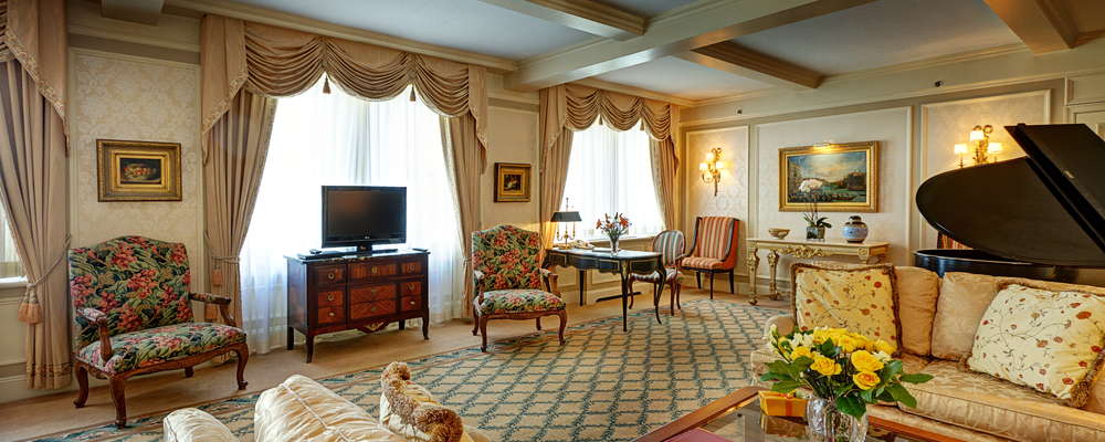 The Presidential Suite honoring Vladimir Horowitz Presidential Suite offers 950 sq. ft. of space with full kitchen and can be adjoined with Deluxe Double for extra sleeping space.