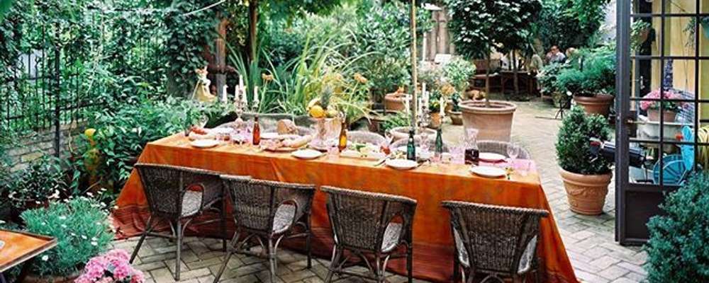 There is no better way to enjoy our lovely Garden
#ackselhaus #ackselhaushotel #berlin #hotel #boutiquehotel #secretgarden #urbangarden #garden #travel #greatsmallhotel