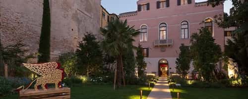 The 5 star Palazzo Venart Luxury Hotel is centrally located in the heart of traditional Venice.