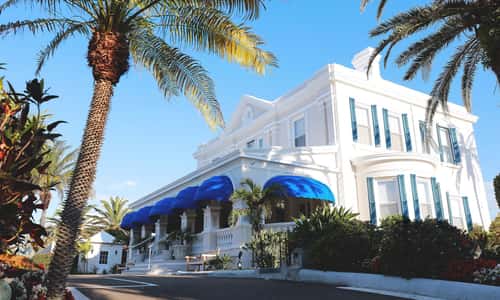Rosedon Hotel's main house was built in 1906 and was completely renovated in 2017. Rosedon is a charming, intimate, Bermudian boutique hotel, centrally located within walking distance of our main city, Hamilton.