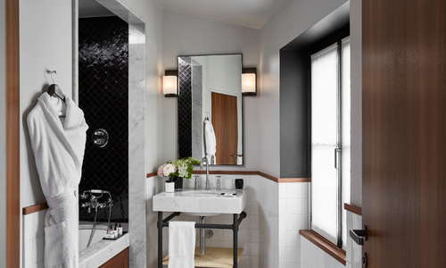 Le Roch Hôtel & Spa Deluxe Bathroom