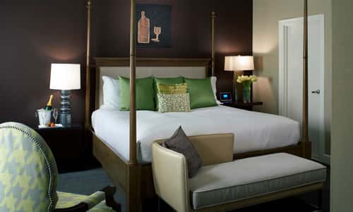 Hotel Vintage Seattle luxury suite