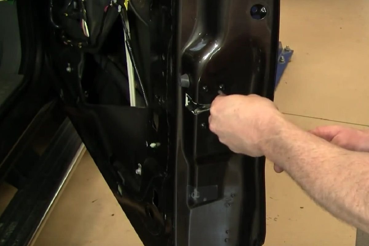 Ford F150 How to Replace Door Lock Actuators Fordtrucks