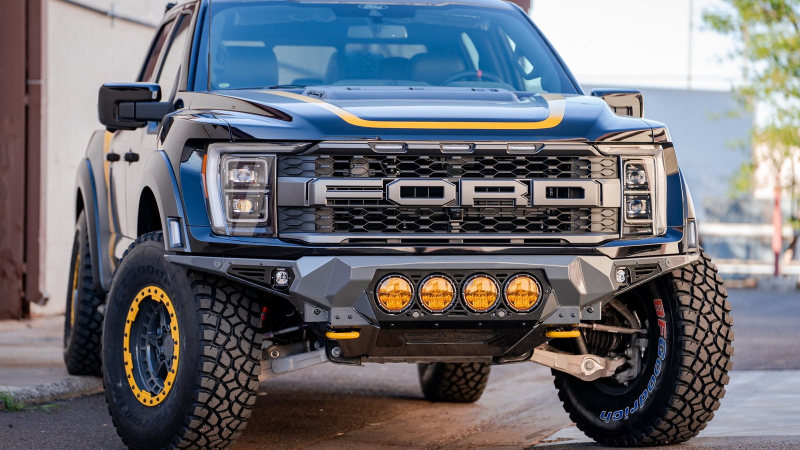 Addictive Desert Designs Builds Beefier F-150 Raptor | Ford-trucks