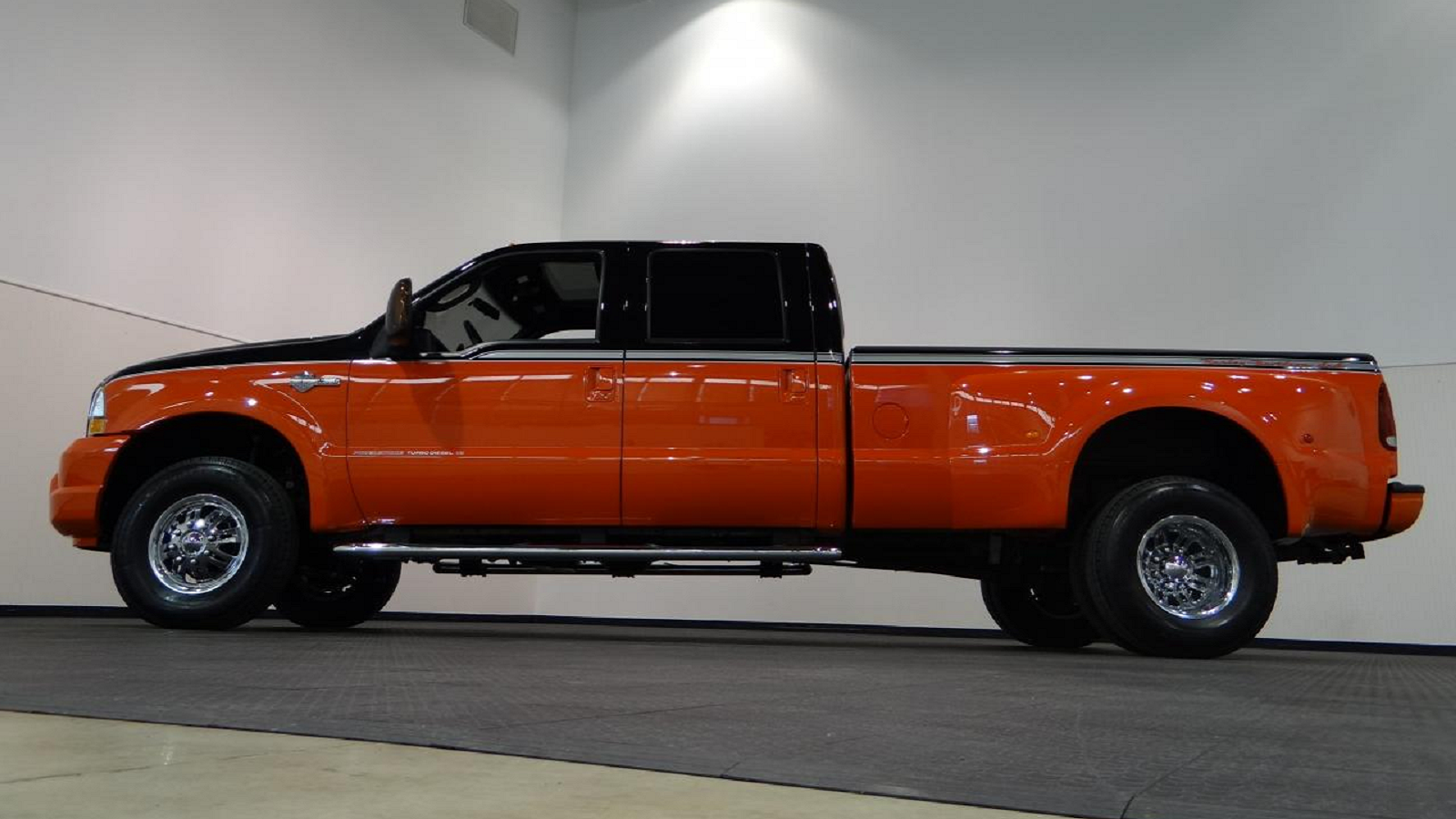 Daily Slideshow Ford F350 HarleyDavidson Is Truly One of a Kind