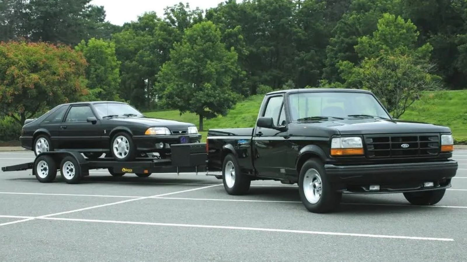 Differences Between First-Gen Ford Lightning and F-150