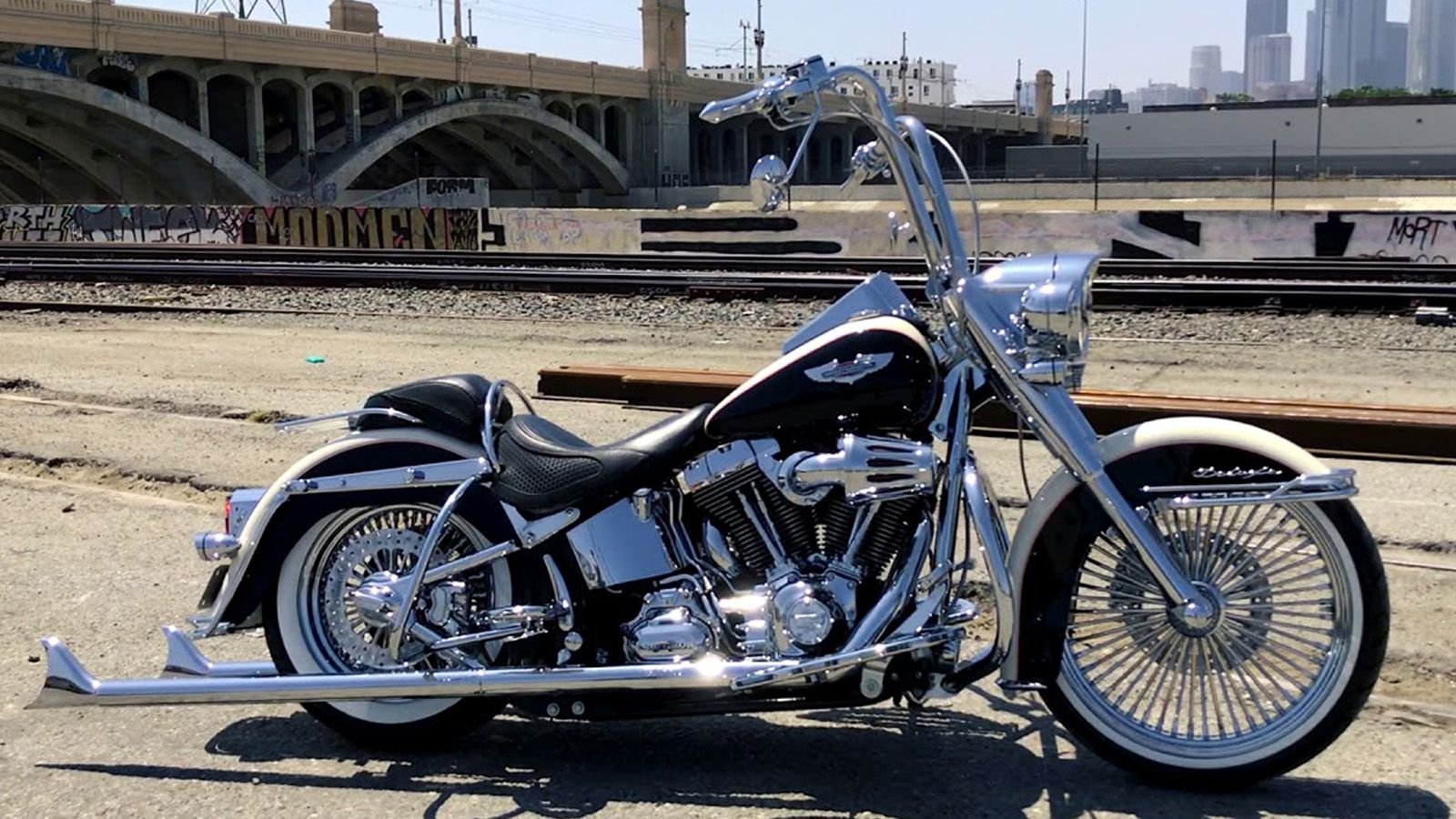 Softail Deluxe Chicano